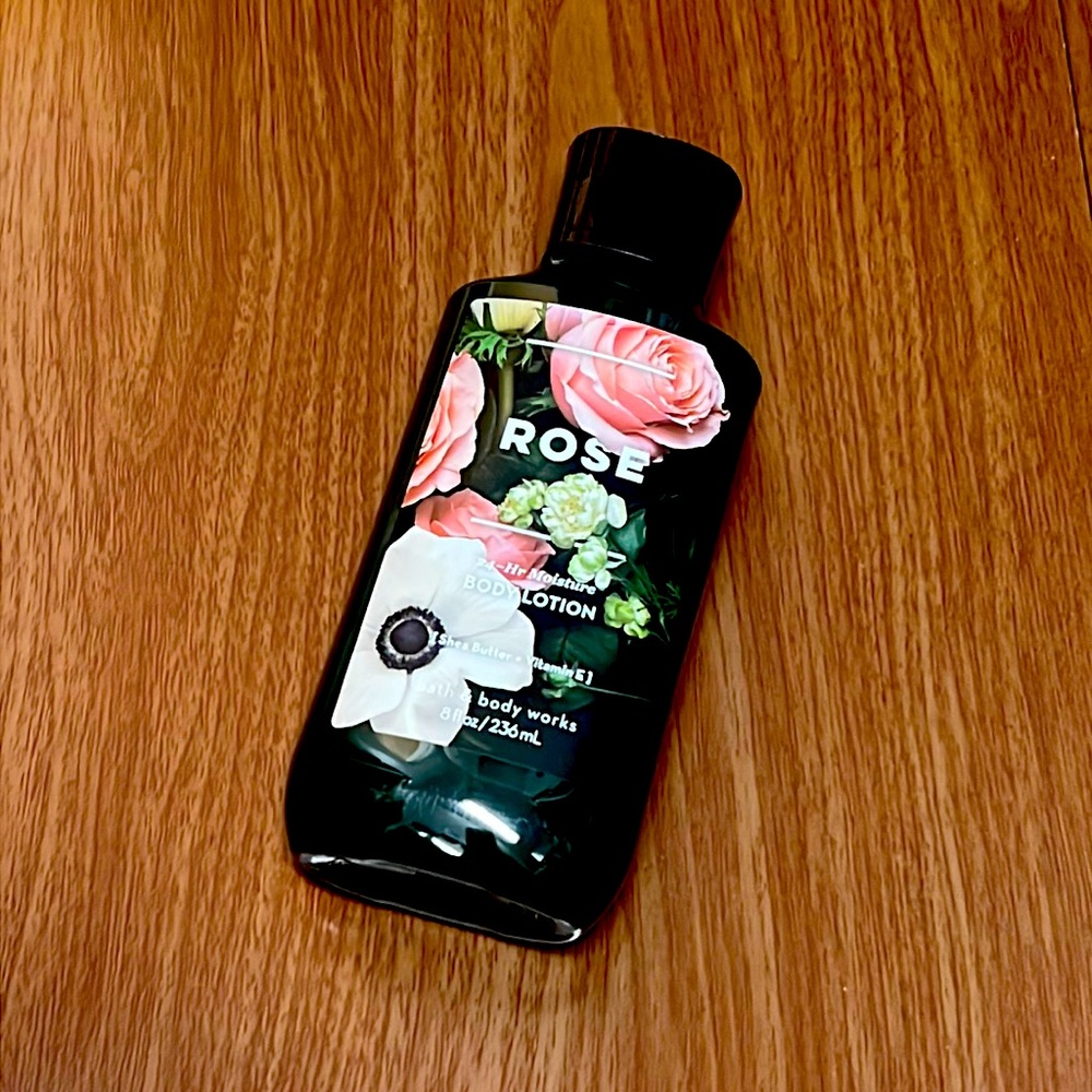 NWOT - Rose Body Lotion 8 oz. - Bath & Body Works